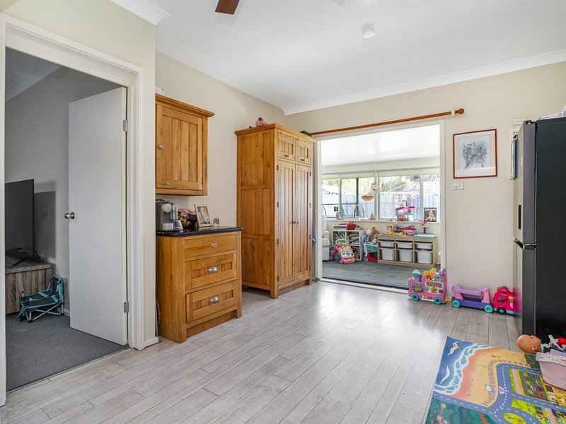 Photo - 32 Mills Crescent, Cessnock NSW 2325 - Image 4