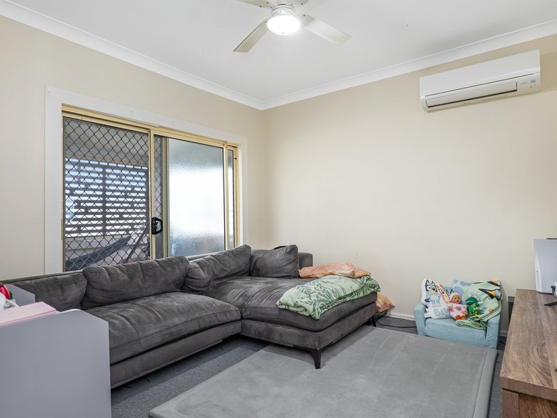 Photo - 32 Mills Crescent, Cessnock NSW 2325 - Image 5