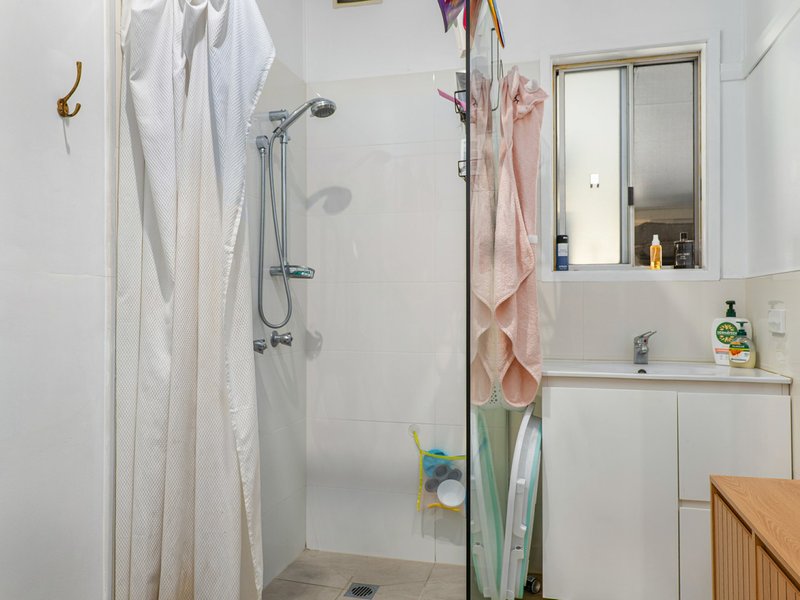 Photo - 32 Mills Crescent, Cessnock NSW 2325 - Image 6