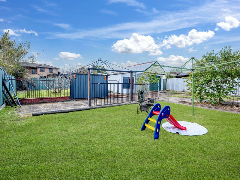Photo - 32 Mills Crescent, Cessnock NSW 2325 - Image 12