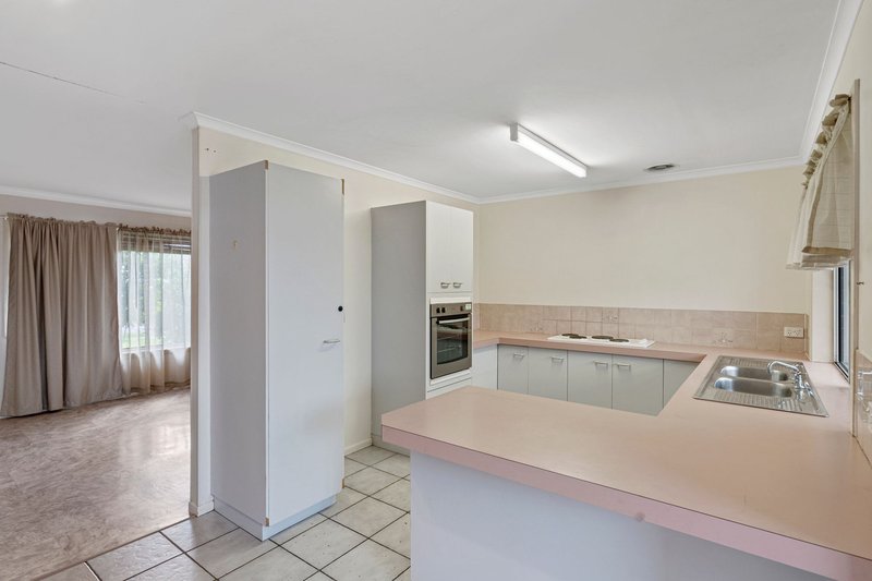 Photo - 32 Mitze Street, Bray Park QLD 4500 - Image 4