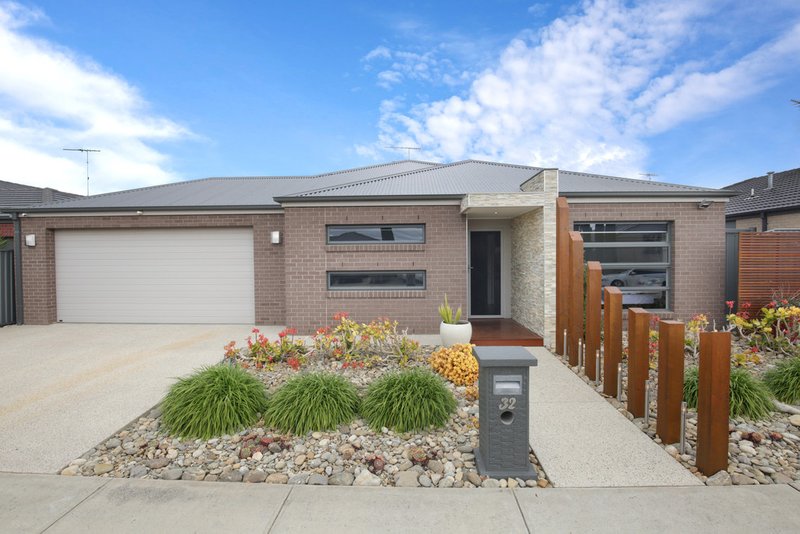 32 Moorhen Drive, Lara VIC 3212