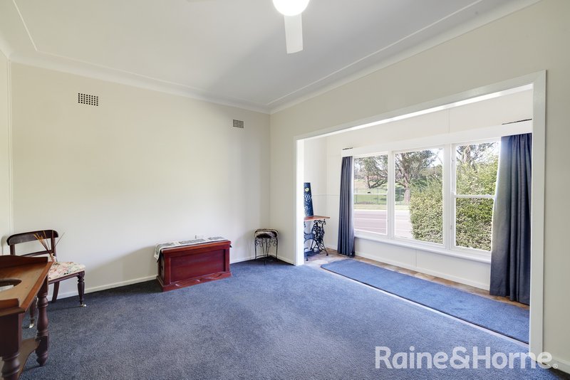 Photo - 32 Morpeth Road, East Maitland NSW 2323 - Image 10