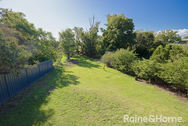 Photo - 32 Morpeth Road, East Maitland NSW 2323 - Image 14