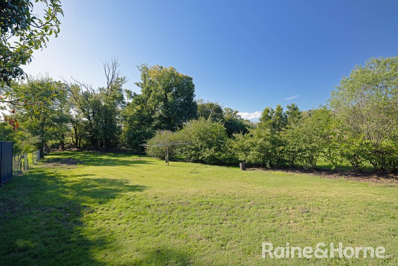 Photo - 32 Morpeth Road, East Maitland NSW 2323 - Image 15