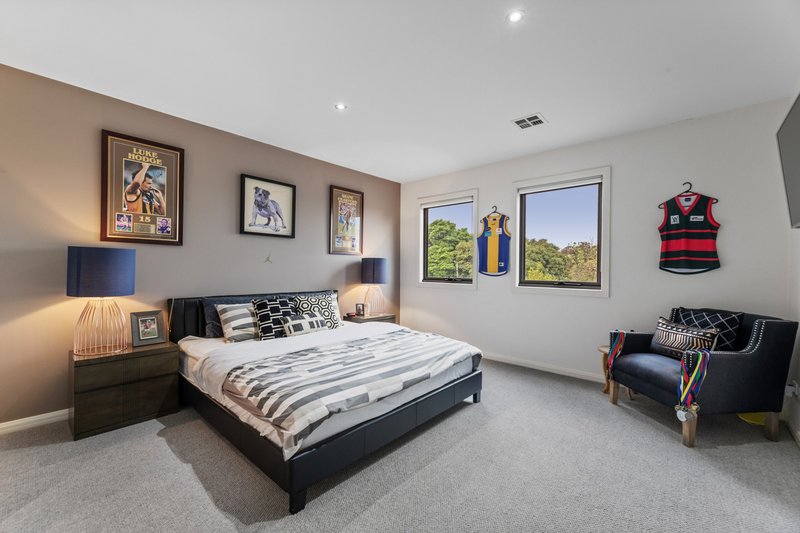 Photo - 32 Morton Road, Burwood VIC 3125 - Image 13