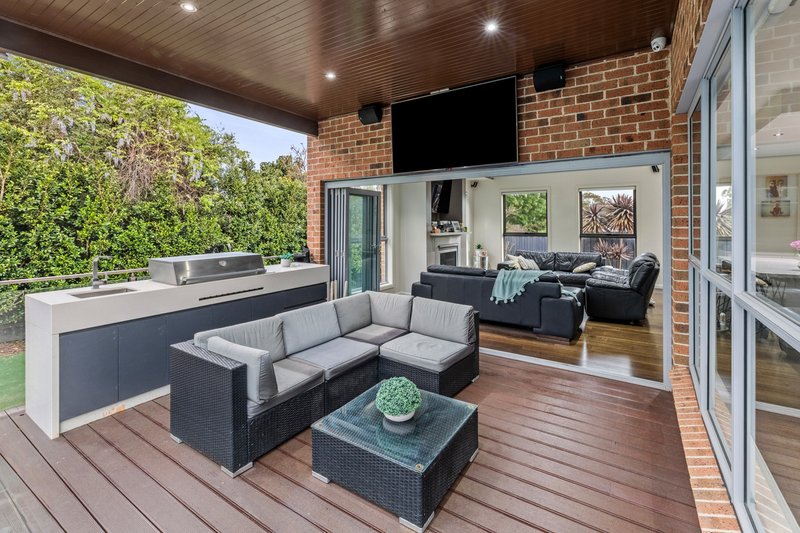 Photo - 32 Morton Road, Burwood VIC 3125 - Image 16