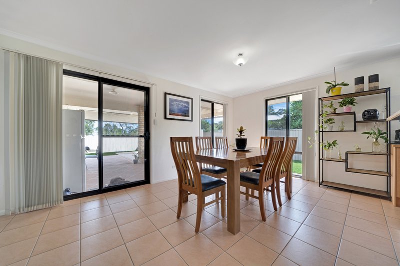 Photo - 32 Mountain View Crescent, Mount Warren Park QLD 4207 - Image 4