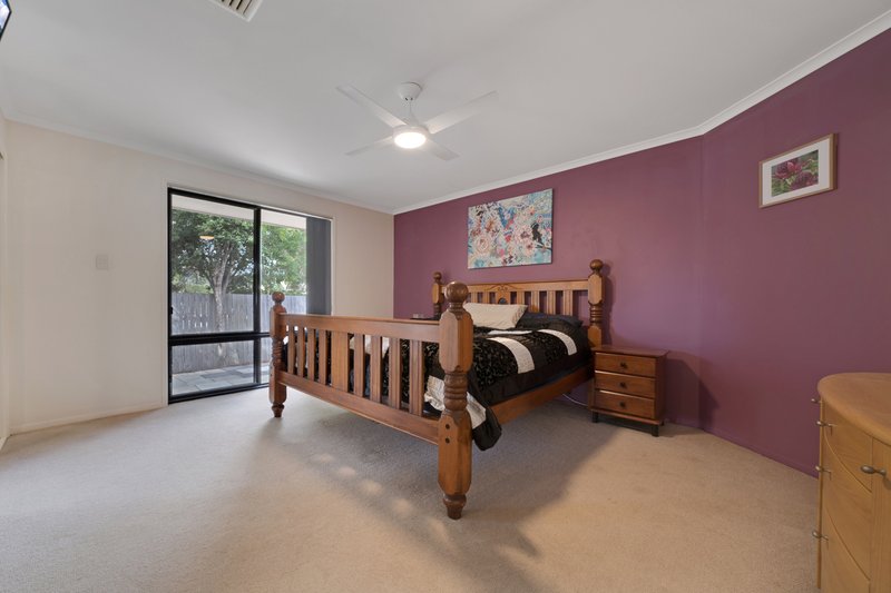 Photo - 32 Mountain View Crescent, Mount Warren Park QLD 4207 - Image 7