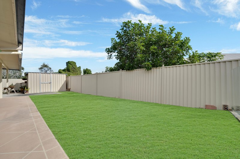 Photo - 32 Mountain View Crescent, Mount Warren Park QLD 4207 - Image 17