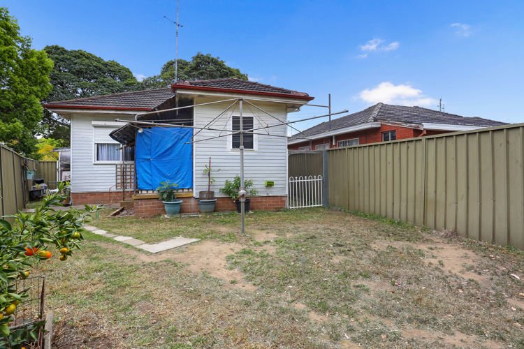 Photo - 32 Mountford Avenue, Guildford NSW 2161 - Image 8