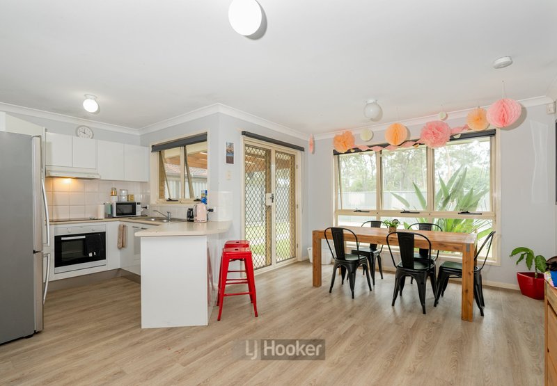 Photo - 32 Murrumbidgee Street, Hillcrest QLD 4118 - Image 6