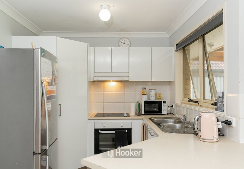 Photo - 32 Murrumbidgee Street, Hillcrest QLD 4118 - Image 8