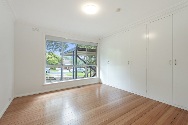 Photo - 32 Myrtle Street, Bayswater VIC 3153 - Image 4