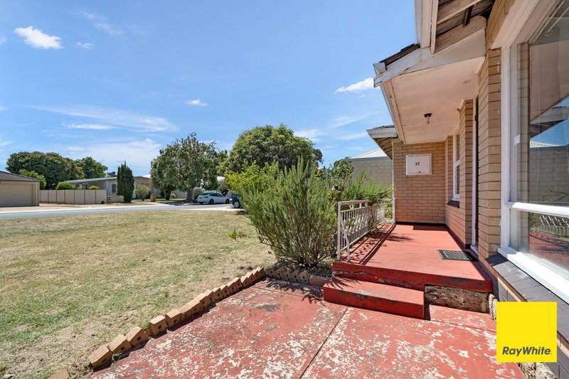 Photo - 32 Napier Road, Morley WA 6062 - Image 3