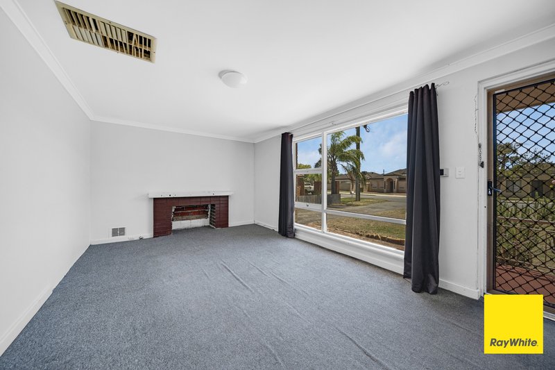 Photo - 32 Napier Road, Morley WA 6062 - Image 5