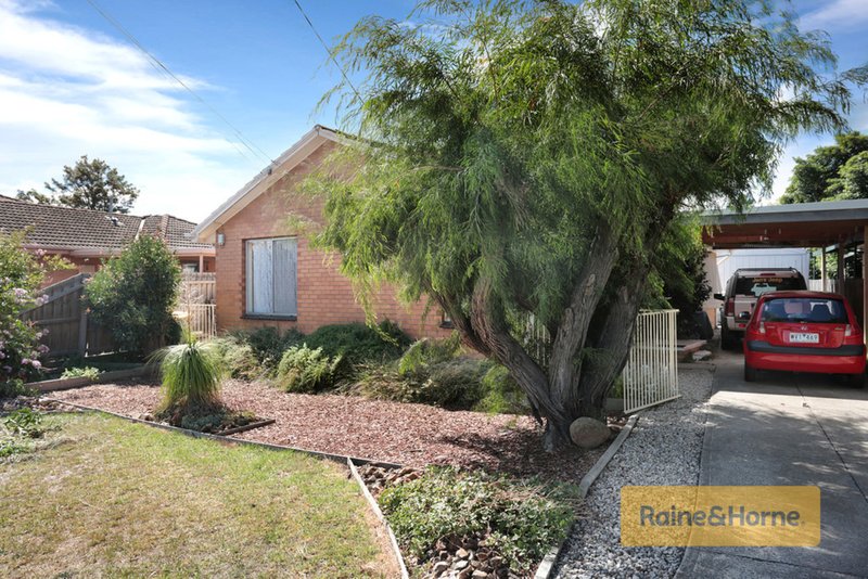 Photo - 32 Neerim Street, Melton South VIC 3338 - Image 2