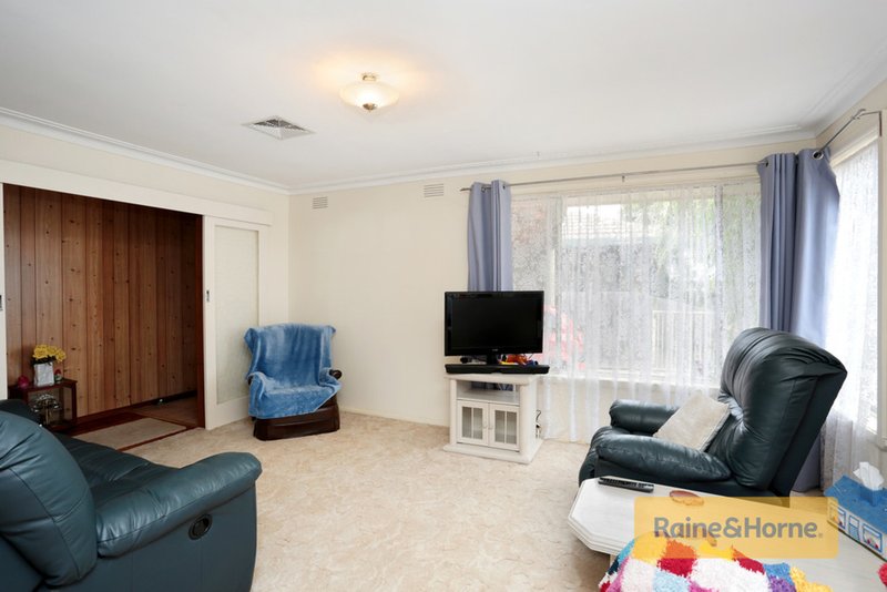 Photo - 32 Neerim Street, Melton South VIC 3338 - Image 4