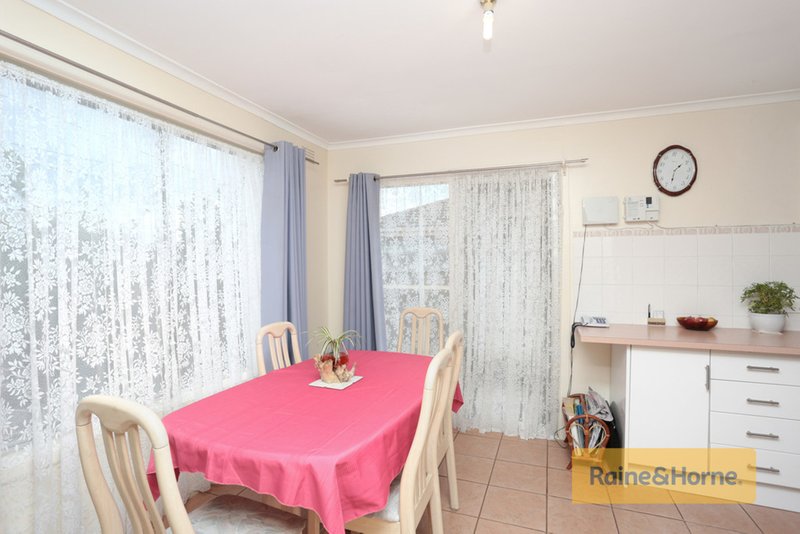 Photo - 32 Neerim Street, Melton South VIC 3338 - Image 5