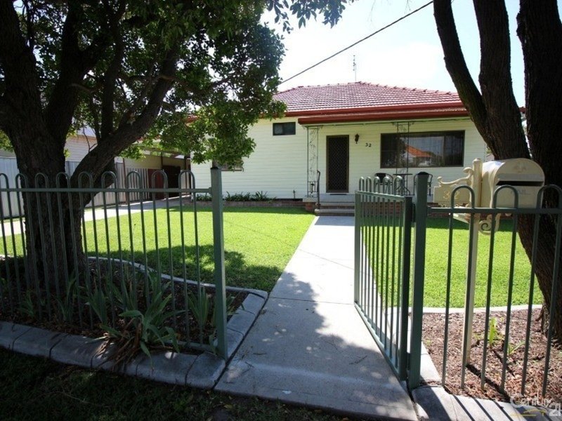 Photo - 32 Neilson Street, Edgeworth NSW 2285 - Image 1