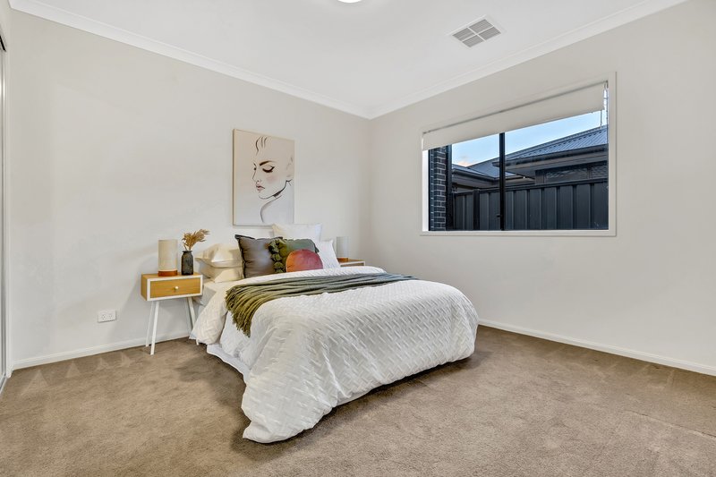 Photo - 32 Nesting Vista, Craigieburn VIC 3064 - Image 19