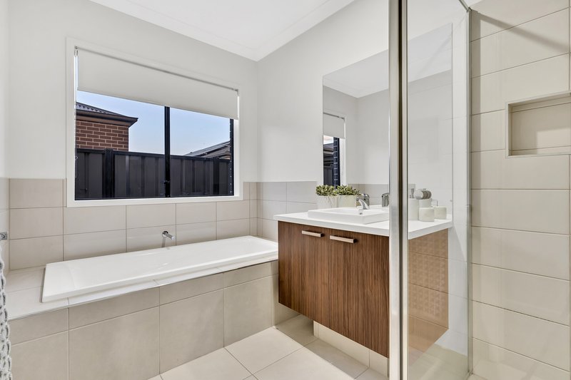 Photo - 32 Nesting Vista, Craigieburn VIC 3064 - Image 24