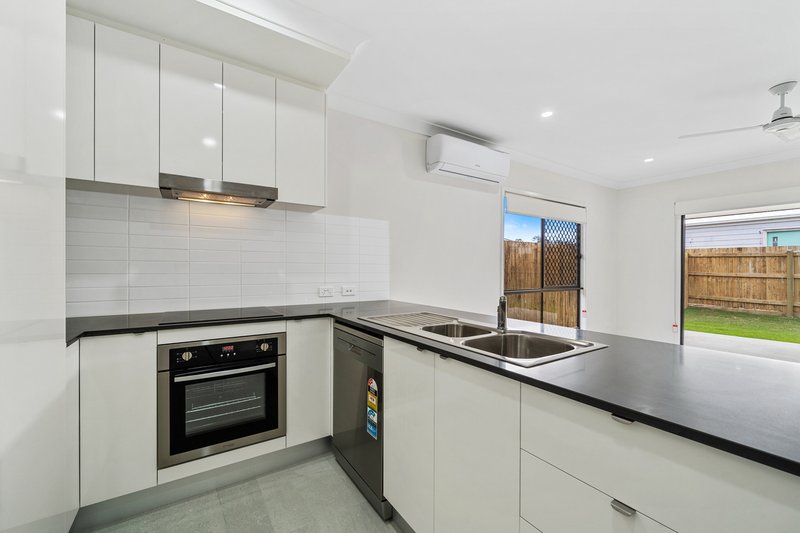 Photo - 32 Niles Court, Bahrs Scrub QLD 4207 - Image 1