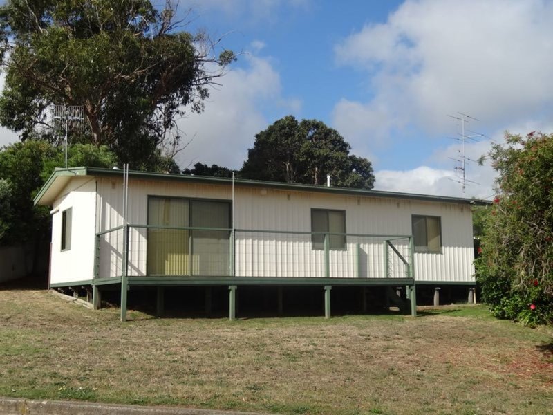 Photo - 32 Norfolk Ave , Victor Harbor SA 5211 - Image 4