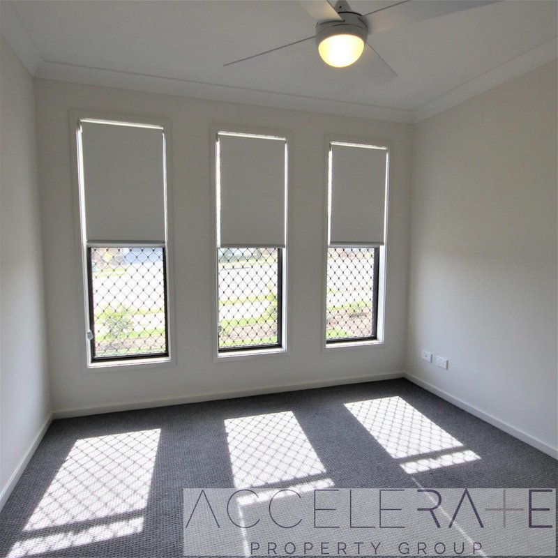 Photo - 32 Norton Sands Drive, Redbank Plains QLD 4301 - Image 9