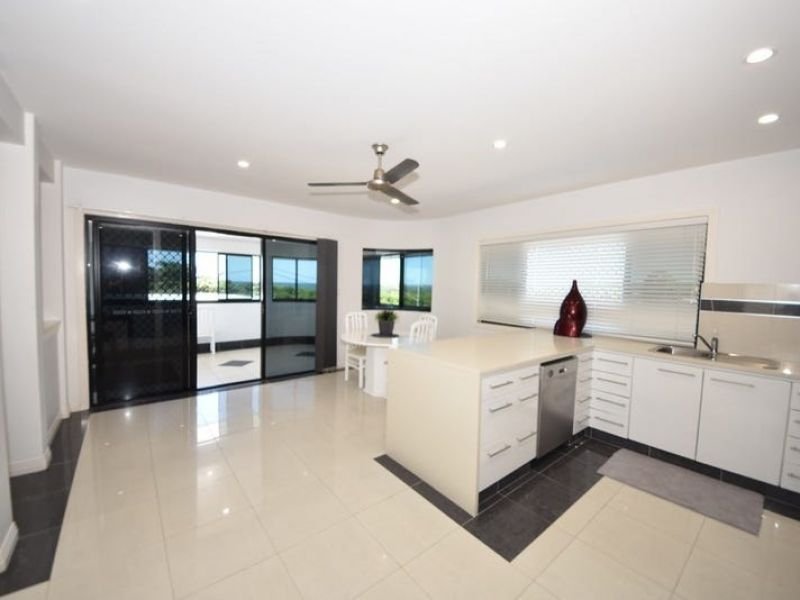 Photo - 32 O'Brien Esplanade, Shoal Point QLD 4750 - Image 10