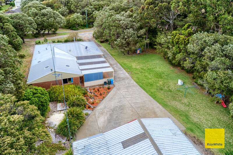 Photo - 32 O'Connell Street, Little Grove WA 6330 - Image 4