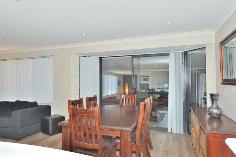 Photo - 32 Okehampton Road, Warnbro WA 6169 - Image 7