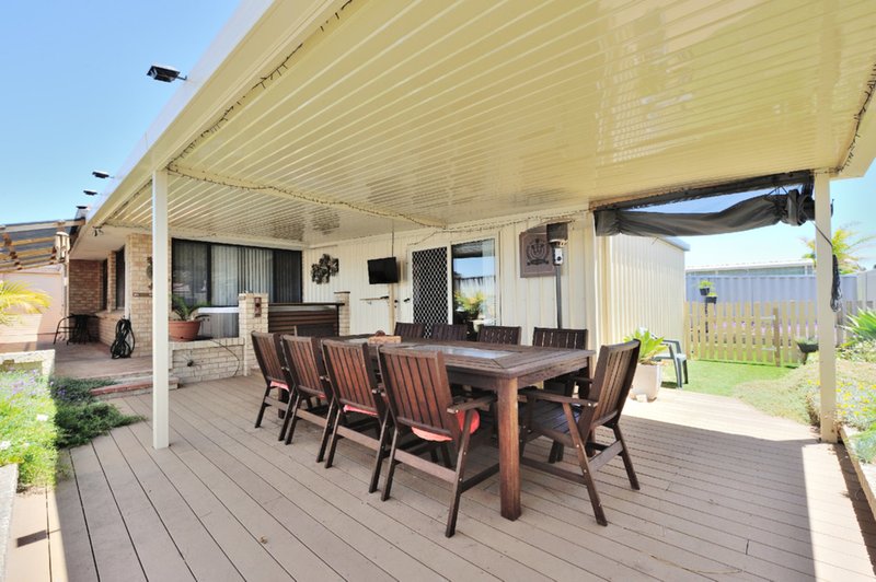 Photo - 32 Okehampton Road, Warnbro WA 6169 - Image 17