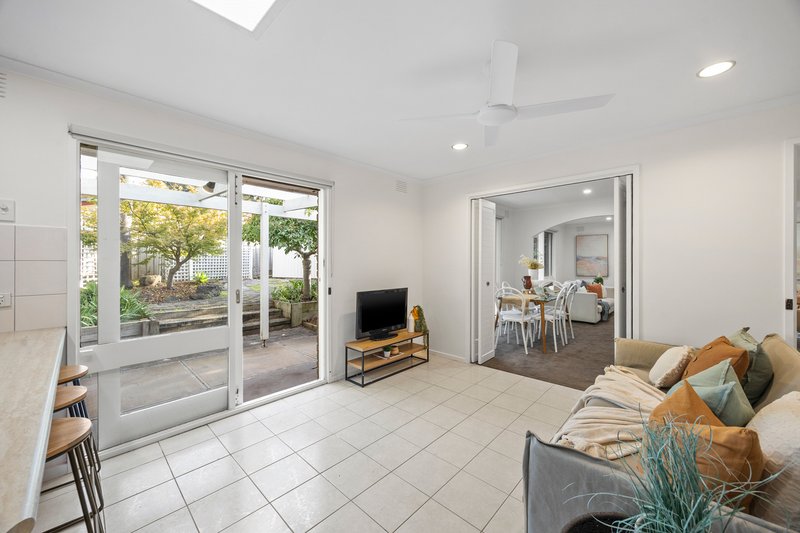 Photo - 32 Old Orchard Drive, Wantirna South VIC 3152 - Image 15