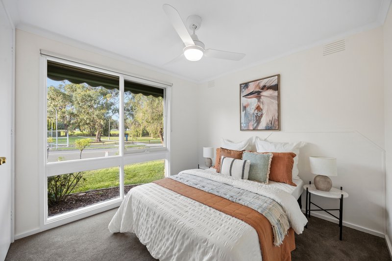 Photo - 32 Old Orchard Drive, Wantirna South VIC 3152 - Image 10