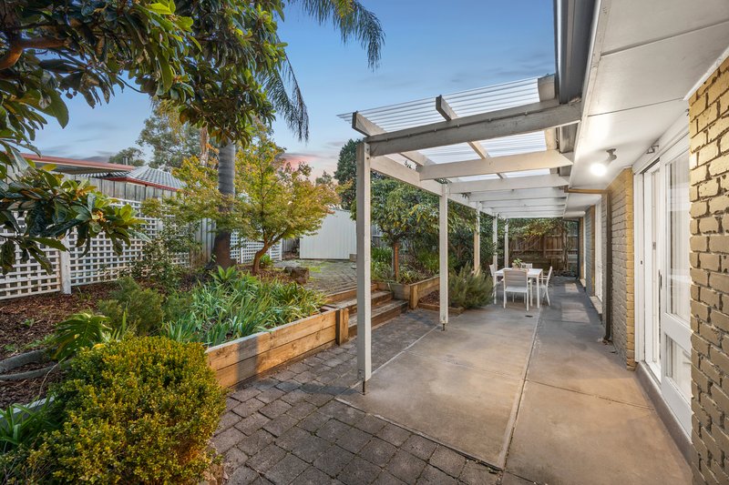 Photo - 32 Old Orchard Drive, Wantirna South VIC 3152 - Image 14