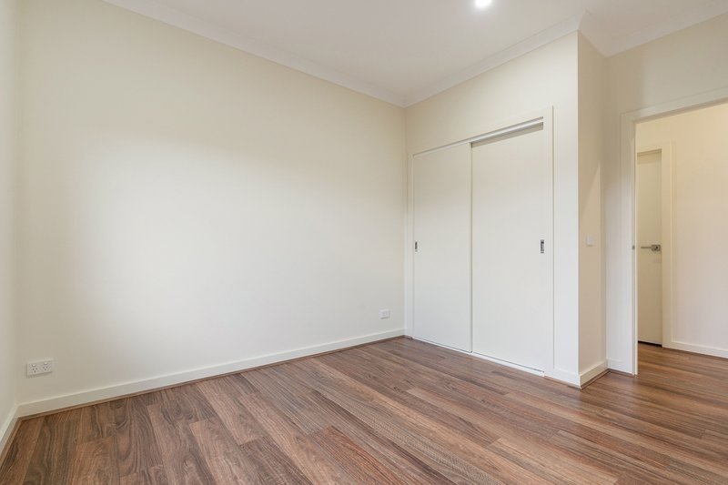 Photo - 32 Oleander Circuit, Beveridge VIC 3753 - Image 13