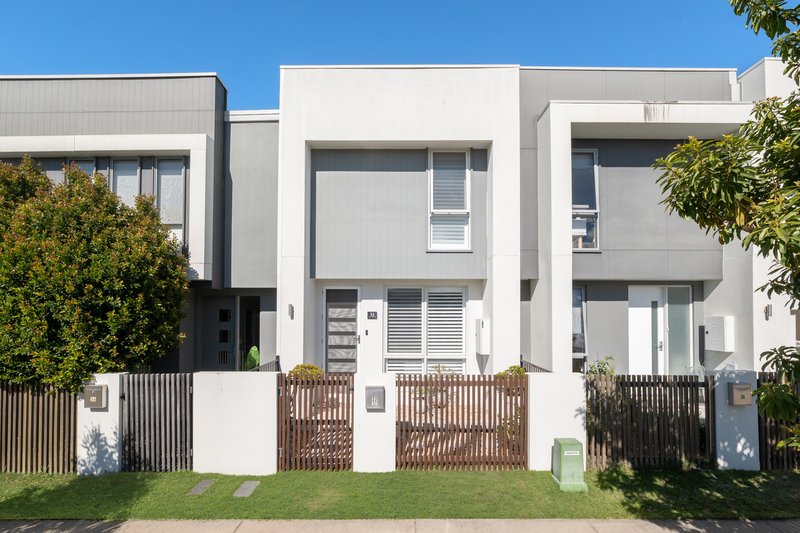 Photo - 32 Olivia Crescent, Nirimba QLD 4551 - Image 3