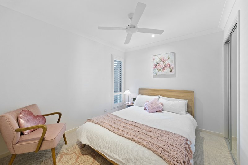 Photo - 32 Olivia Crescent, Nirimba QLD 4551 - Image 12