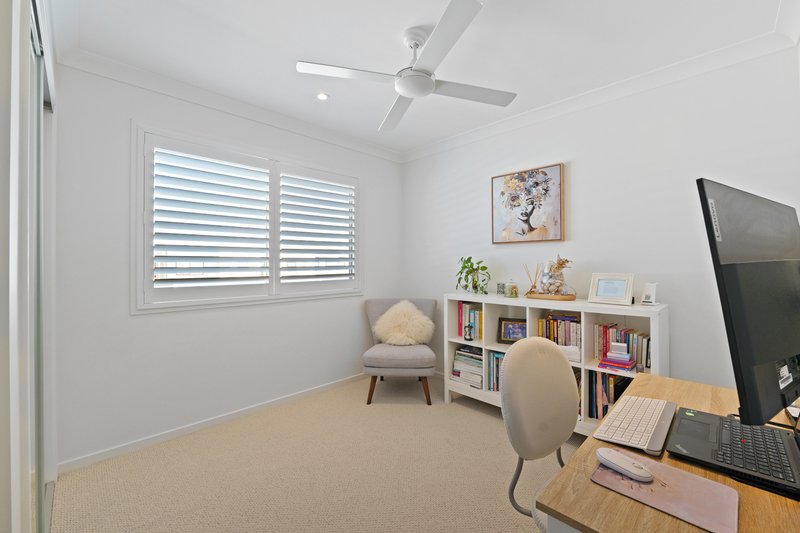 Photo - 32 Olivia Crescent, Nirimba QLD 4551 - Image 13