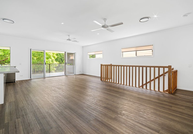 Photo - 32 Orontes Road, Yeronga QLD 4104 - Image 3