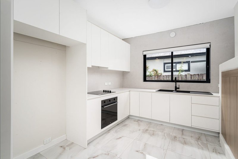 Photo - 32 Oxley Street, Campbelltown NSW 2560 - Image 3