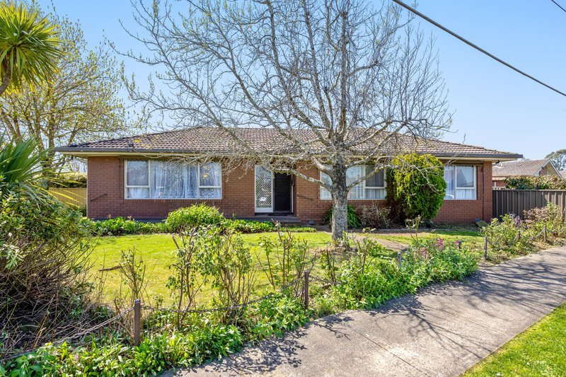 Photo - 32 Park Street, Wendouree VIC 3355 - Image