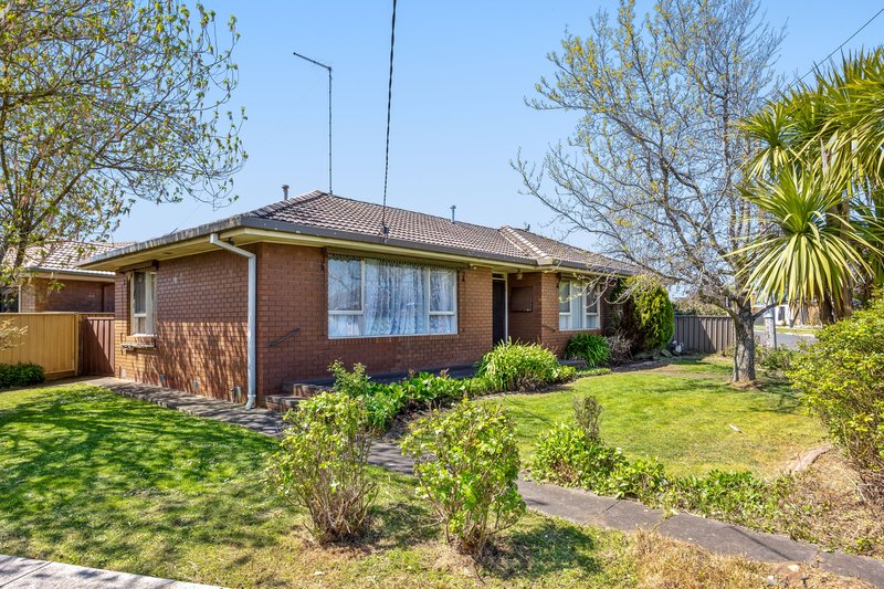 Photo - 32 Park Street, Wendouree VIC 3355 - Image 18