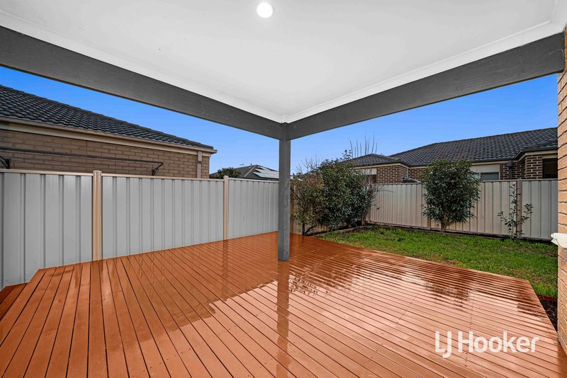 Photo - 32 Parkvista Drive, Truganina VIC 3029 - Image 13