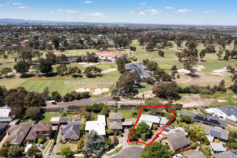 Photo - 32 Pasadena Crescent, Bentleigh East VIC 3165 - Image 3