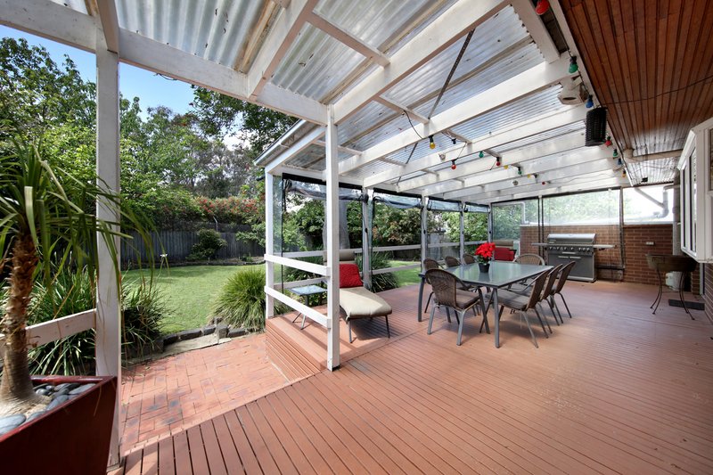 Photo - 32 Pasadena Crescent, Bentleigh East VIC 3165 - Image 12