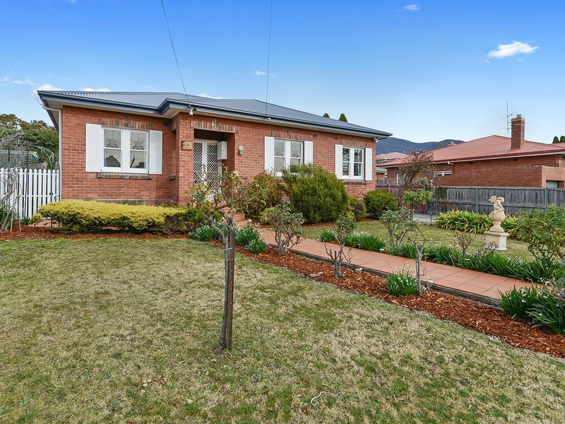 Photo - 32 Pedder Street, New Town TAS 7008 - Image 2