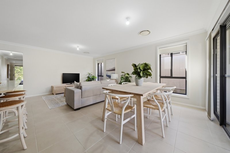 Photo - 32 Pekin Street, Spring Farm NSW 2570 - Image 6