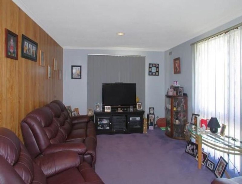 Photo - 32 Pembroke Street, Corio VIC 3214 - Image 3